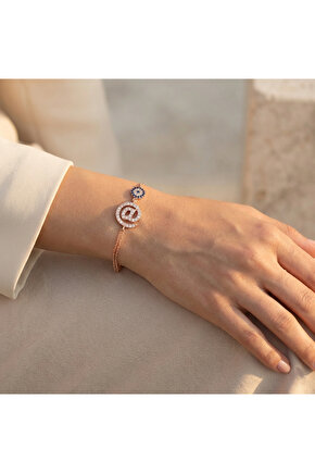 Kadın Kuyruklu A Bileklik