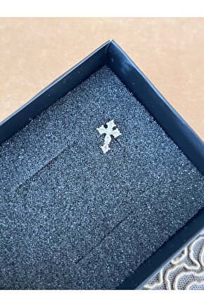 Taşlı haç piercing