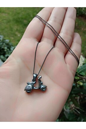 Siyah Kaplamalı Gümüş Vespa Kolye