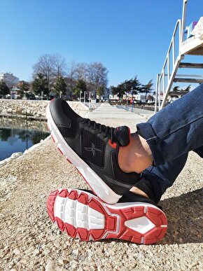 Kinetix Gıbson Siyah-Beyaz-Kırmızı Kaymaz Günlük Spor Ayakkabı