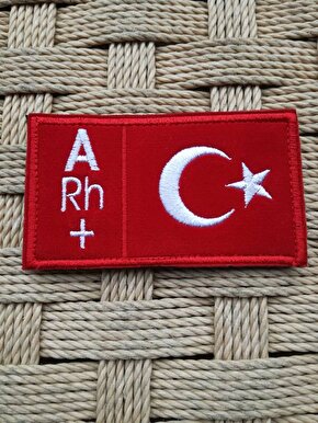 A grubu  Rh ( + ) kan gruplu kirmizi beyaz nakis islemeli ayyildiz arma pec