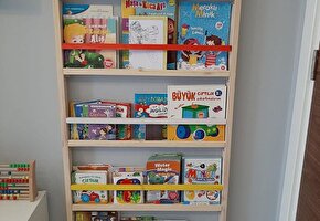 Montessori 4 Katlı Kare Çıtalı Ahşap Kitaplık