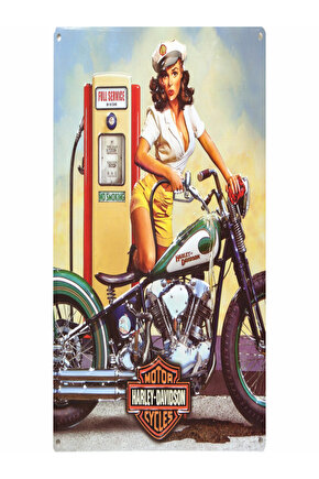 klasik motor, benzin istasyonunda pin up kızı mini retro ahşap poster