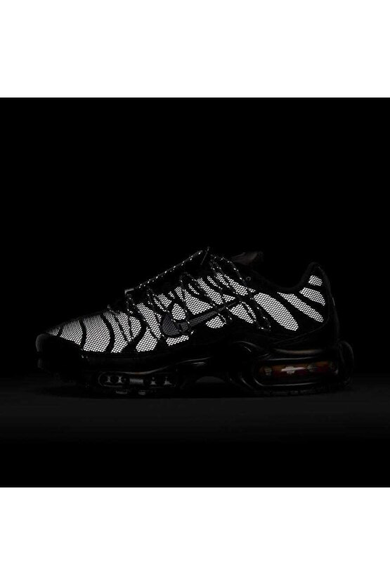 Air Max Plus Surfaces With Toggle Laces and in BlackMetallic Silver FZ2770-001