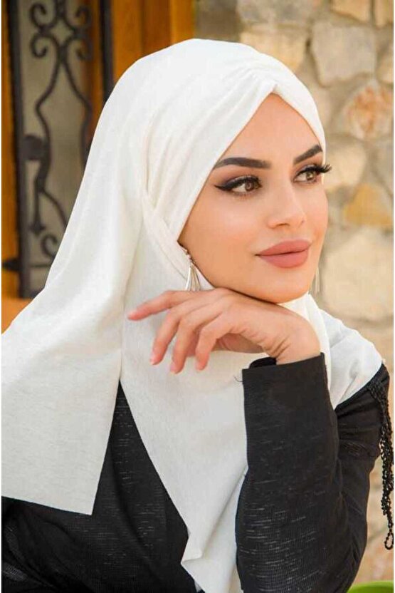 Kırık Beyaz Büzgülü Hazır Şal Eşarp