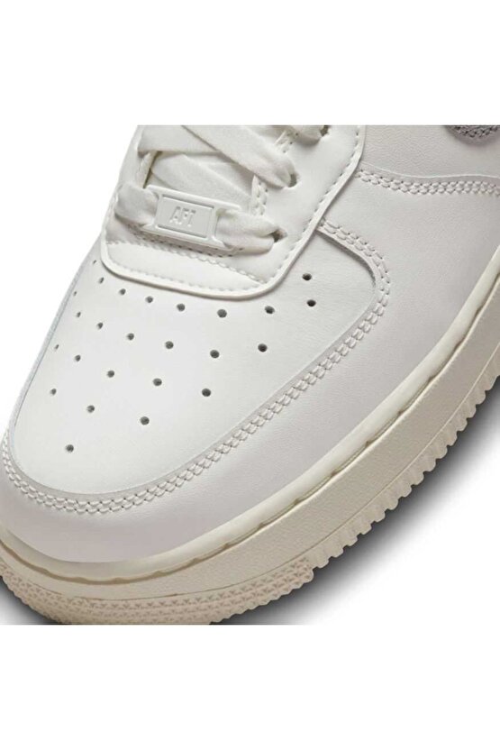 Air Force 1 07 Womens Shoes SummitWhiteSilverSail