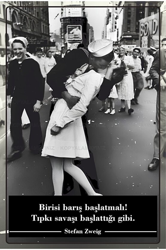 öpüşen asker ikonik fotoğraf stefan zweig barış sözü ev dekorasyon tablo retro ahşap poster