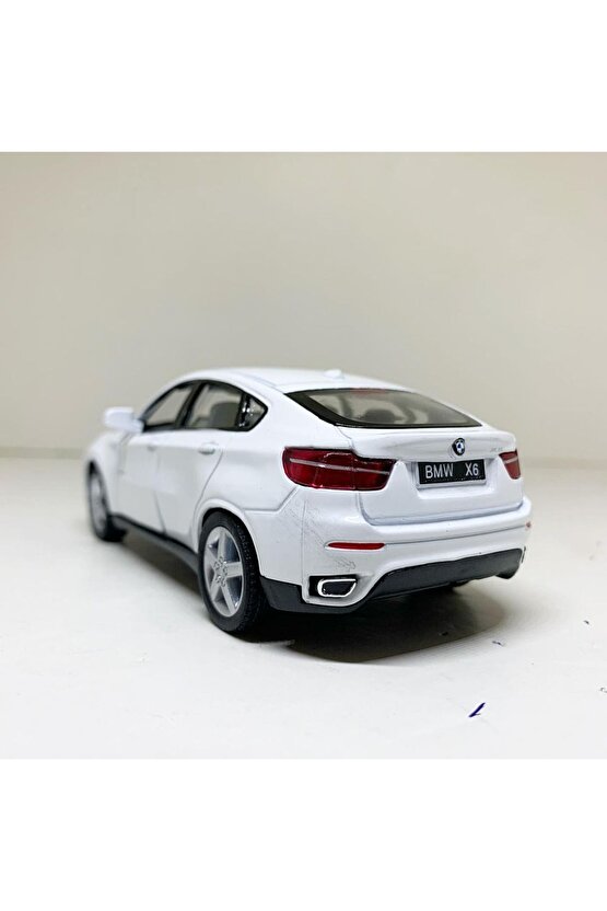 1.36 ÖLÇEK KİNSMART LİSANSLI BMW X6 METAL ARABA BEYAZ RENK 12 CM