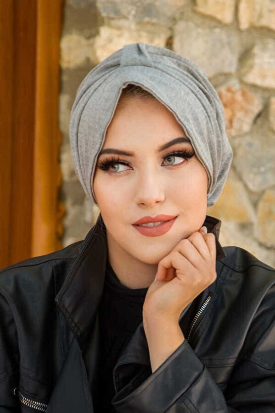 Gri Şapkalı Bone