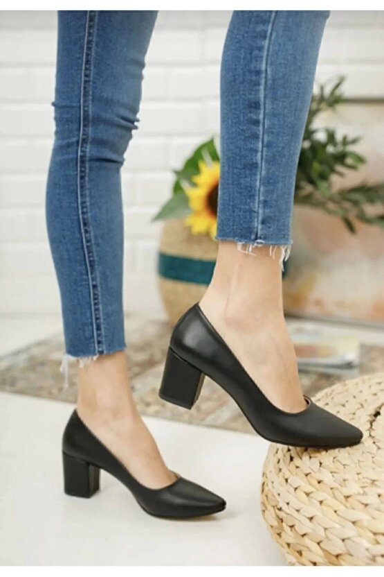 Siyah Cilt 5 Cm Topuklu Şık Ayakkabı  Stiletto