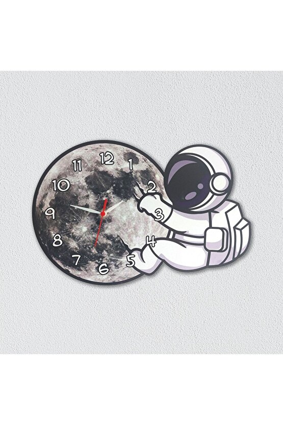 Dekoratif Astronot Ve Ay Temalı Çocuk Odası Duvar Saati