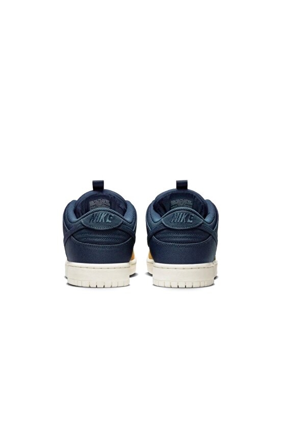 SB Dunk Low Unisex Sneaker
