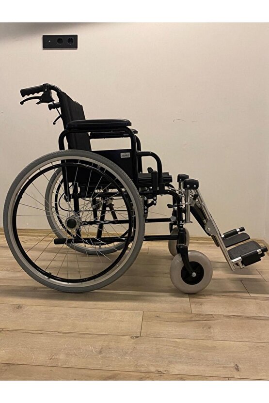 Katlanabilen Kol Kolçakları Yukarı Doğru Hareket Edebilen Manuel Tekerlekli Sandalye