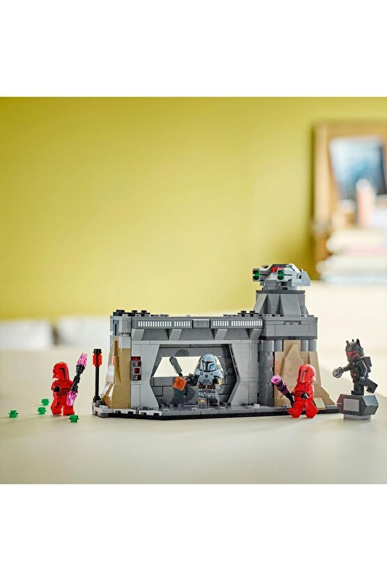 ® Star Wars™ Paz Vizsla™ ve Moff Gideon™ Savaşı 75386 - 7+ Yaratıcı Oyuncak Yapım Seti (289 Pr)