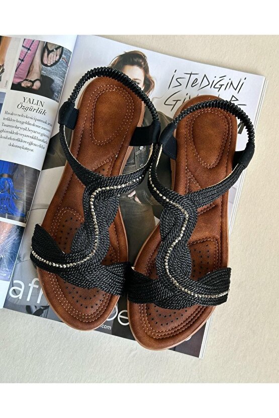 Koral Aksesuarlı Pofuduk Kadın Sandalet - Siyah
