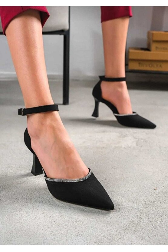 Siyah Saten Önü Taşlı Bilekli Kısa Topuklu Stiletto