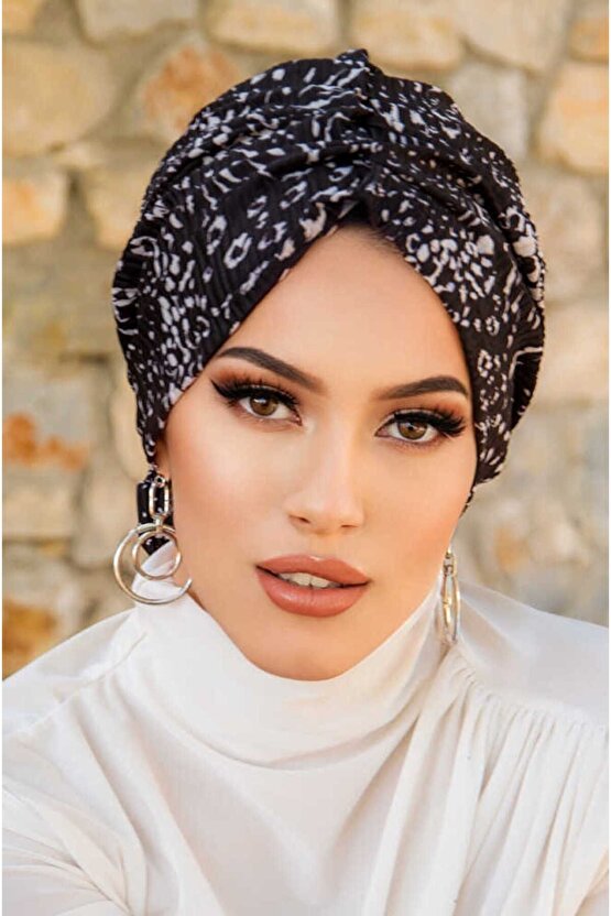Siyah Leopar Desen Piliseli Tokalı Bone