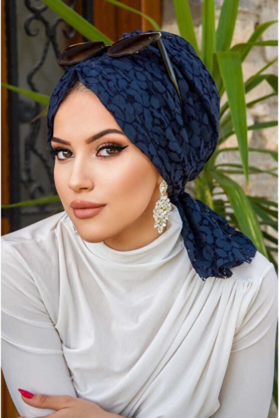 Lacivert Dantel Tokalı Bone