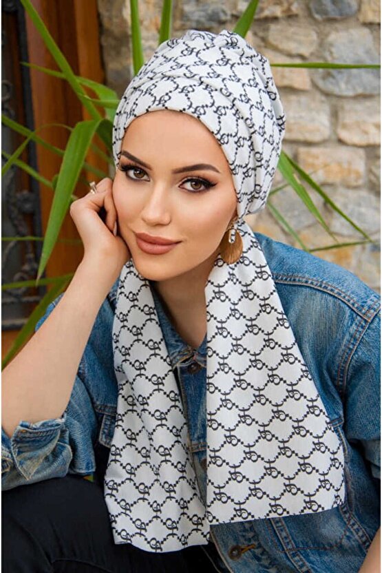 Beyaz Hat Desen Atkılı Bone