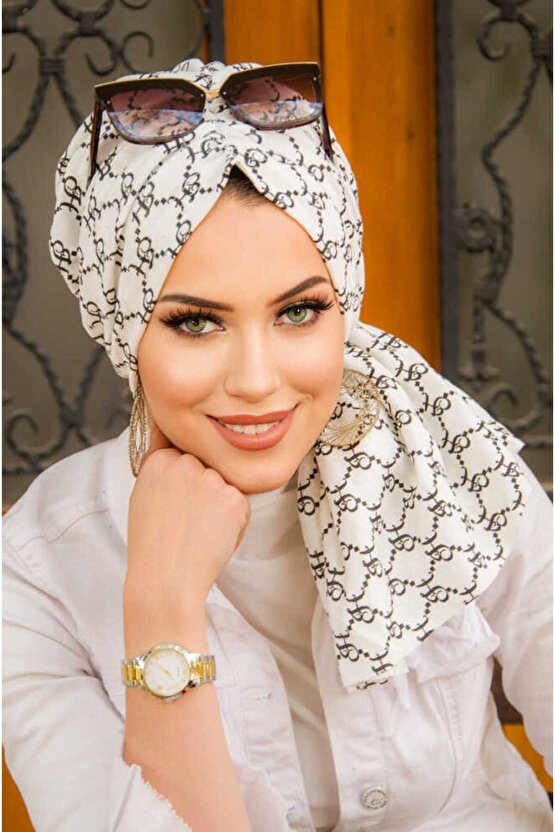 Siyah Beyaz Hat Desen Tokalı Bone