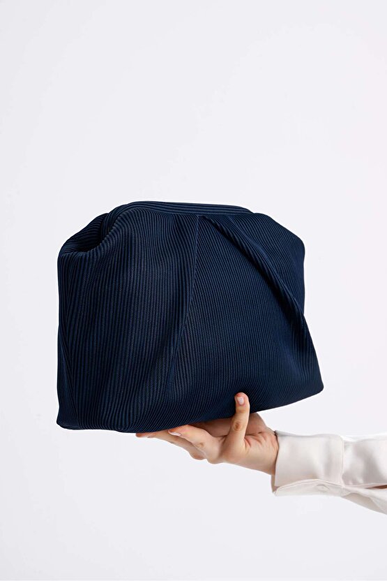 Kadın Lacivert Piliseli Clutch El Çanta