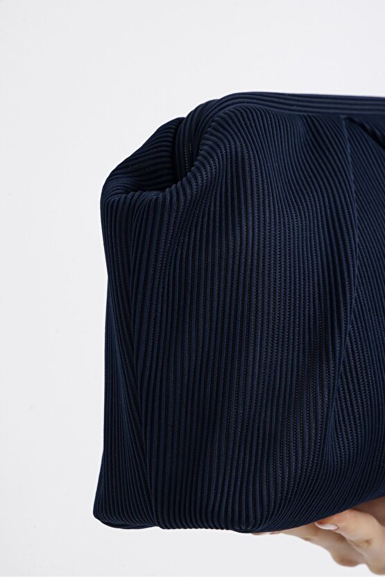 Kadın Lacivert Piliseli Clutch El Çanta
