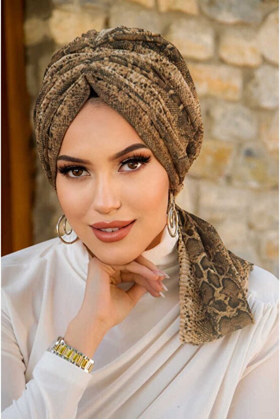 Yılan Derisi Desen Tokalı Bone
