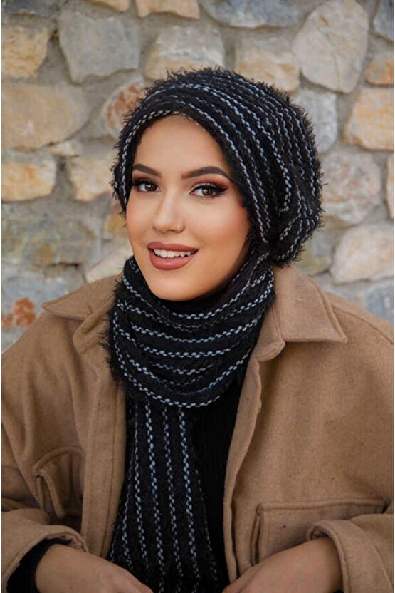 Siyah Beyaz Atkılı Bere - 30202