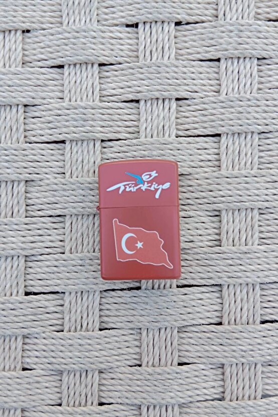 Kirmizi Renkli Benzinli Turkiye Yazili Ayyildiz Bayrakli Cakmak