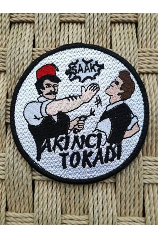 Beyaz Zemin Nakış Işlemeli Akıncı Tokadı Patch Peç Arma