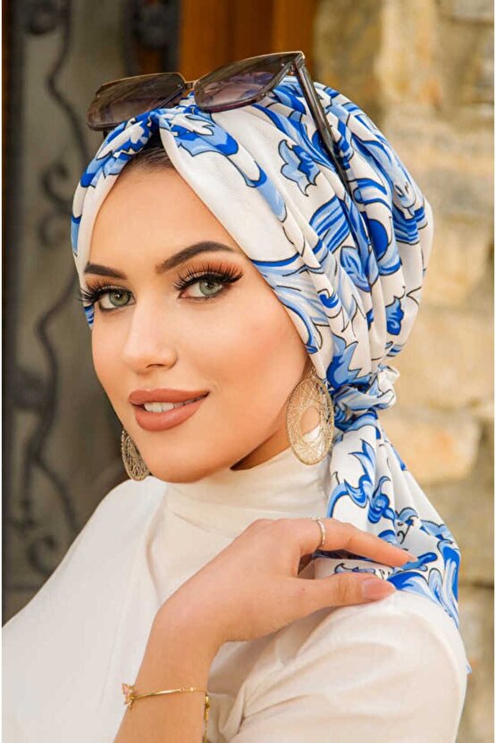 Saks Beyaz Retro Desen Tokalı Bone