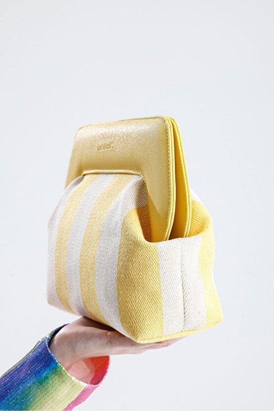 Heybes Kadın Sarı Çizgi Desenli Kanvas Clutch El Çantası