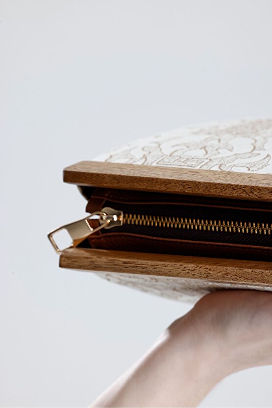 Kadın Krem Otantik Desen Clutch Çanta
