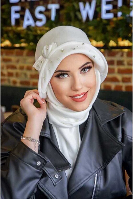 Kırık Beyaz Taş Detay Vintage Şapka
