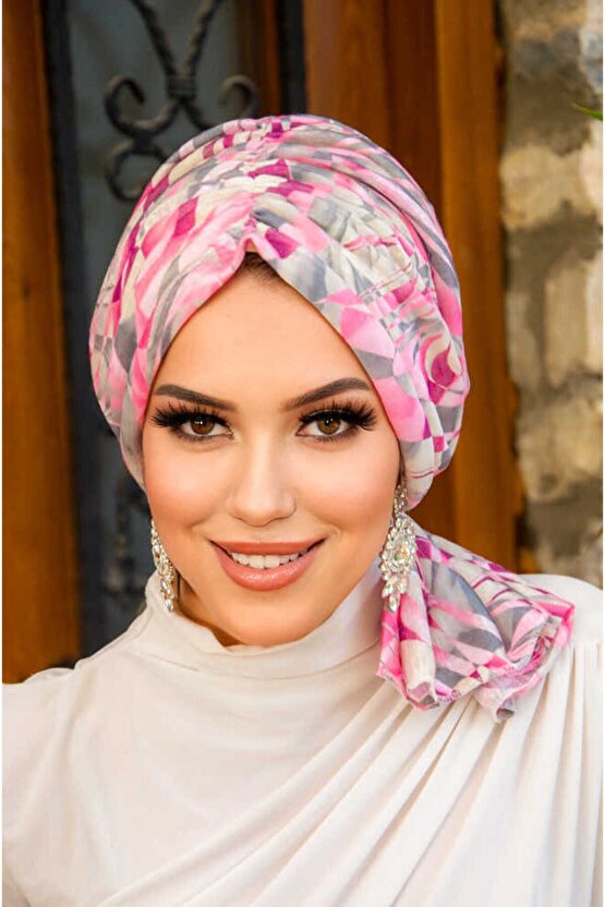 Pembe Gri Desen Tokalı Bone
