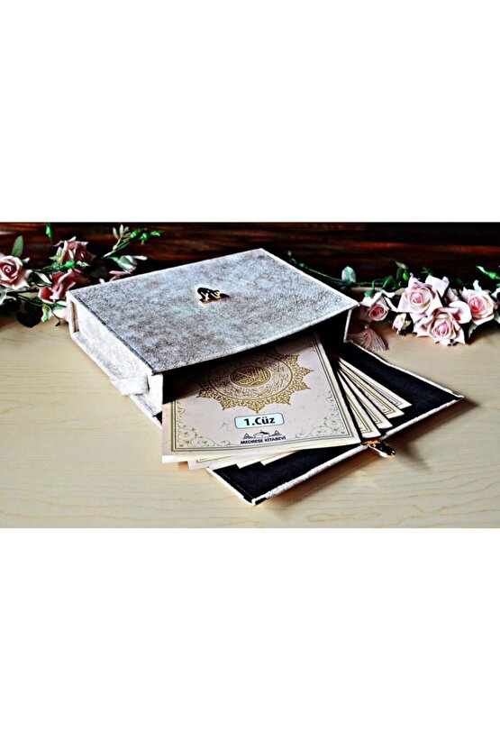 Hediyelik Kuranı Kerim Hediyelik Hatim Seti 30 Cüz Rahle Boy 21-28 Cm Hediyelik Kadife Kaplı