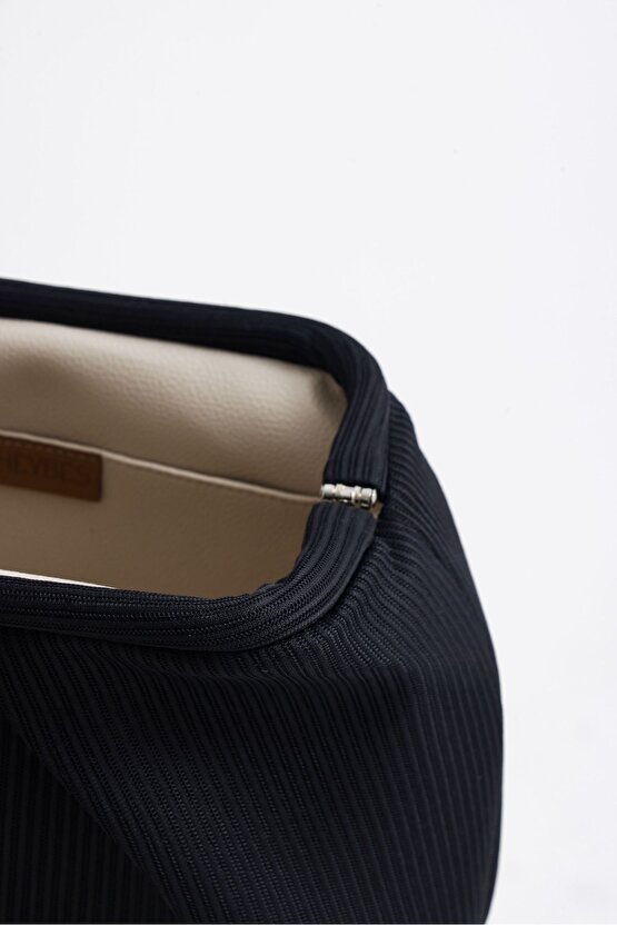 Kadın Siyah Piliseli Clutch El Çantası