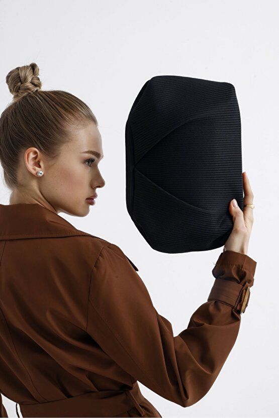 Kadın Siyah Piliseli Clutch El Çantası
