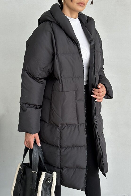 Puffer Siyah Kapüşonlu Uzun Kadın Şişme Mont - Yarasa Kol