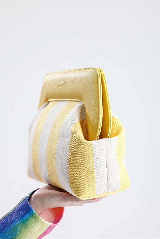 Heybes Kadın Sarı Çizgi Desenli Kanvas Clutch El Çantası