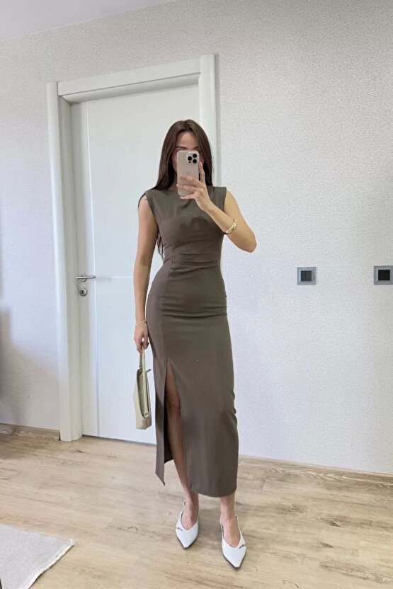 Yırtmaç Detaylı Sırtlı Kapalı Yandan Derin Yırtmaç Detaylı Kolsuz Elbise - Antrasit