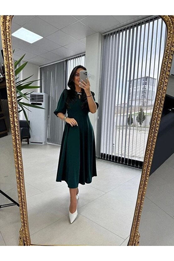 Kadın Kısa Kollu Bisiklet Yaka Fiyonk Broşlu Midi Janjan Krep Elbise