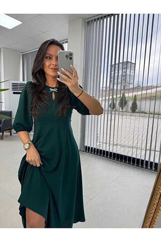Kadın Kısa Kollu Bisiklet Yaka Fiyonk Broşlu Midi Janjan Krep Elbise