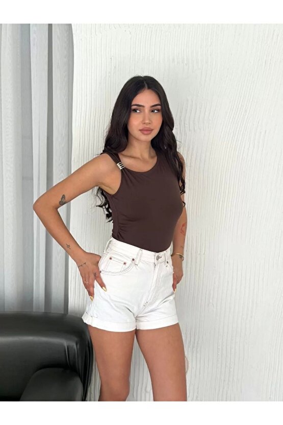 Osy Modal Yumuşak Dokulu Kumaş Bisiklet Yaka Kadın Sıfır Kol Bluz Omuz Toka Aksesuar Detaylı - Kahve