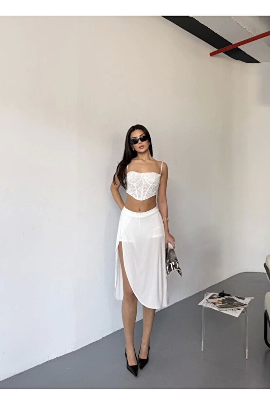 Çepli Şortlu Yırtmaçlı Etek - Beyaz