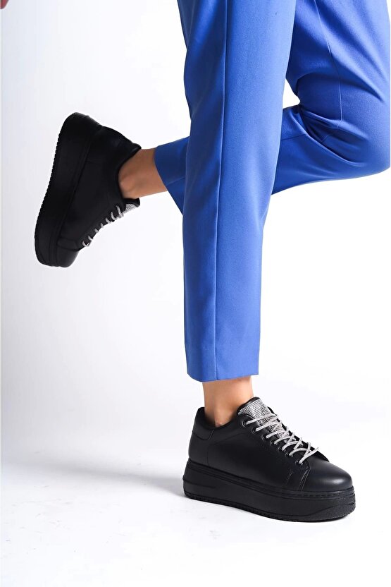Della Bağcıklı Ortopedik Taban Taşlı Kadın Sneaker Spor Ayakkabı Cst - Siyah