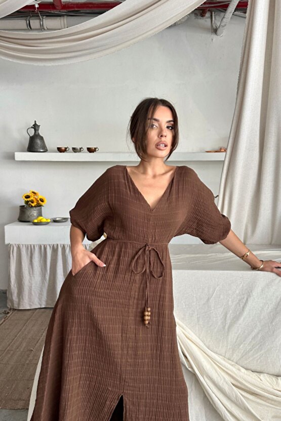 Moda Shop & V Yaka Bel Boncuk Bağlamalı Müslin Elbise Yırtmaç Detaylı - Kahverengi