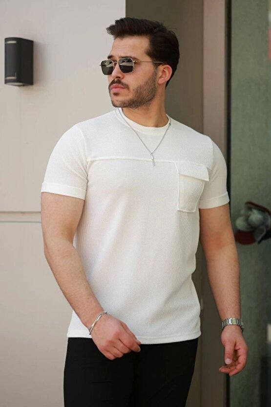 Erkek Cepli Kolyeli Kısa Kollu Örme Kumaş T-shirt