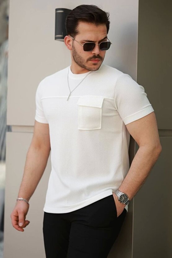 Erkek Cepli Kolyeli Kısa Kollu Örme Kumaş T-shirt