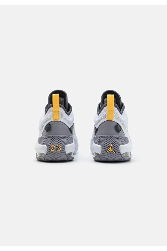 Jordan Stay Loyal 2 Erkek Basketbol Ayakkabısı